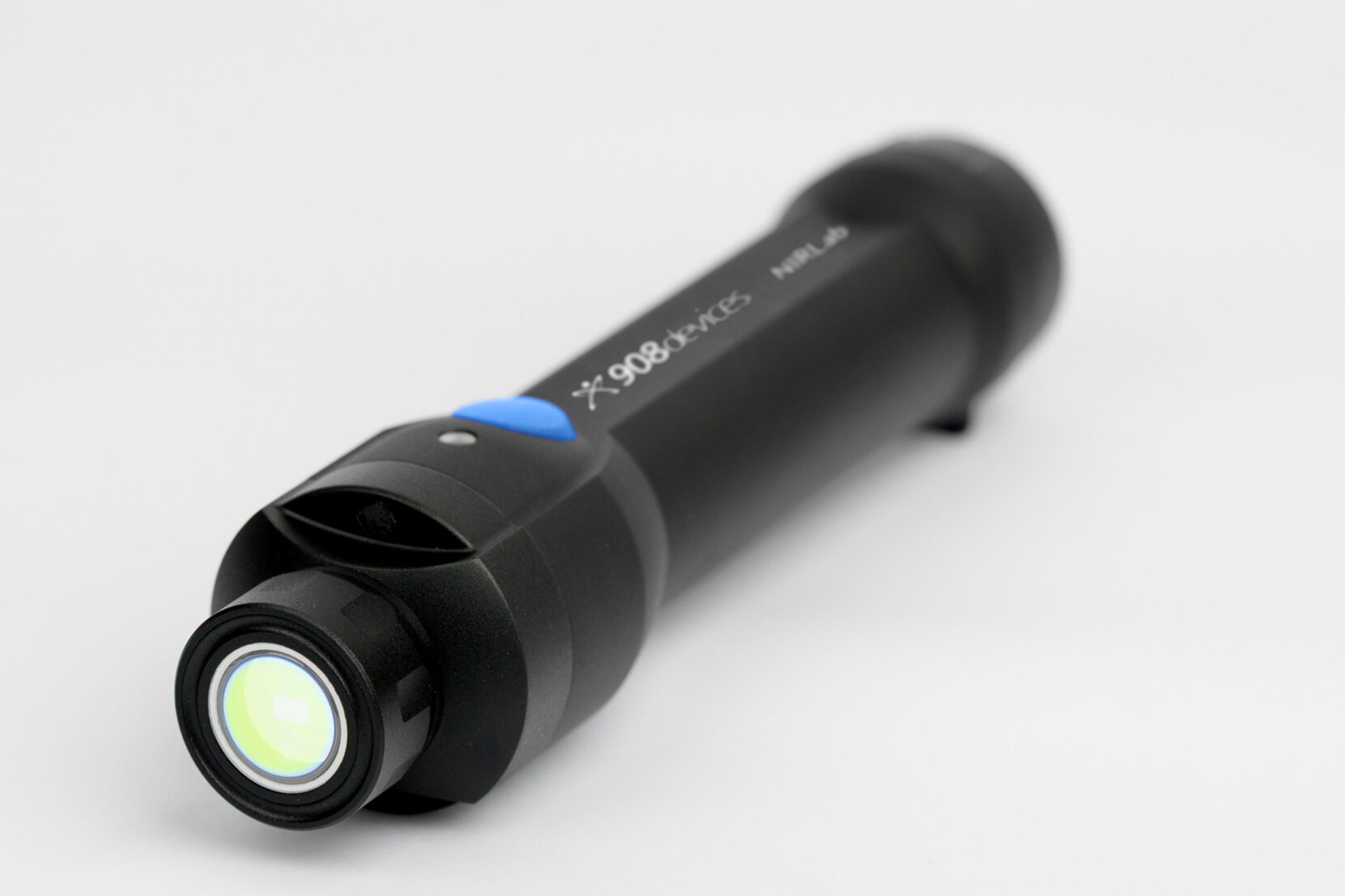 The optical window of the handheld NIR spectrometer